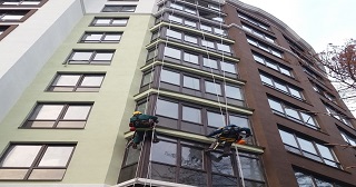 Установка крыши на балкон Сальск цена от 1022 руб. м/2.